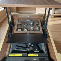 Gizli Bölmeli Masa Ceviz– NFC & Parmak İzli Silah Kasası | Kasatürk